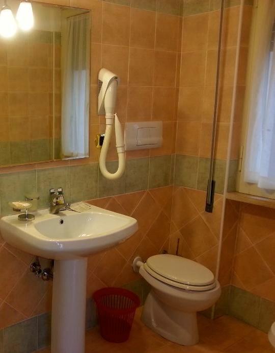 Hotel Eliseo Fiuggi Luaran gambar